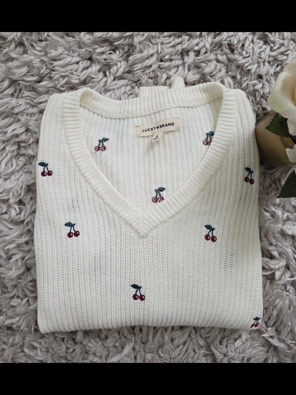 Lucky‎ Brand V-Neck Sweater w/ Cherry Embroidery Sz M - Picture 7 of 8
